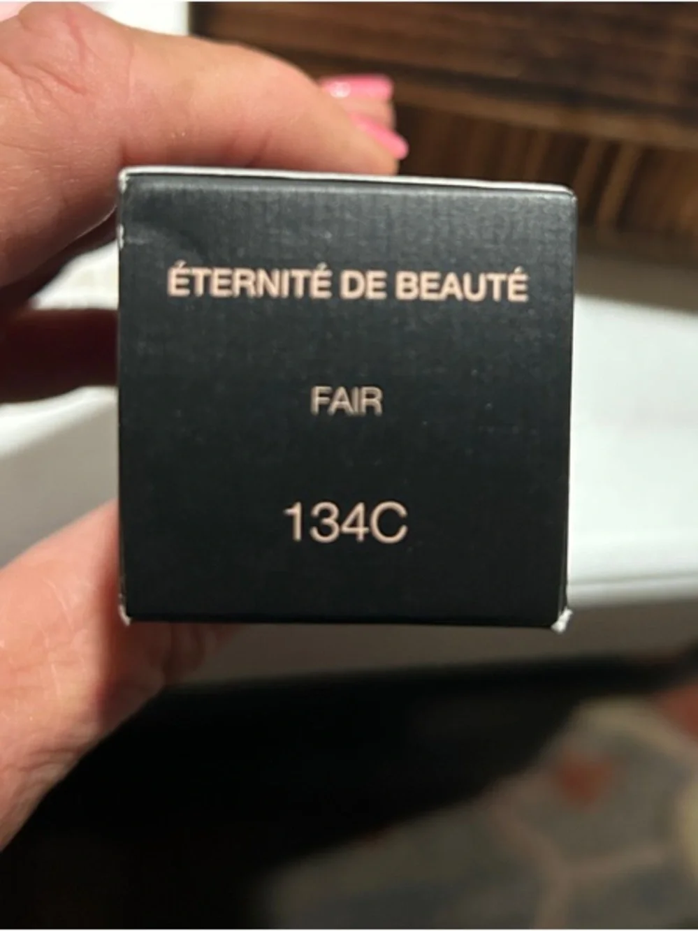 Gucci Éternité de Beauté Breathable Foundation — Pink & Cream Packaging